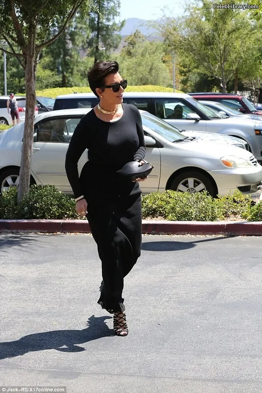Kris Jenner photo 23 of 70