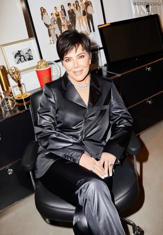 Kris Jenner photo 12 of 70