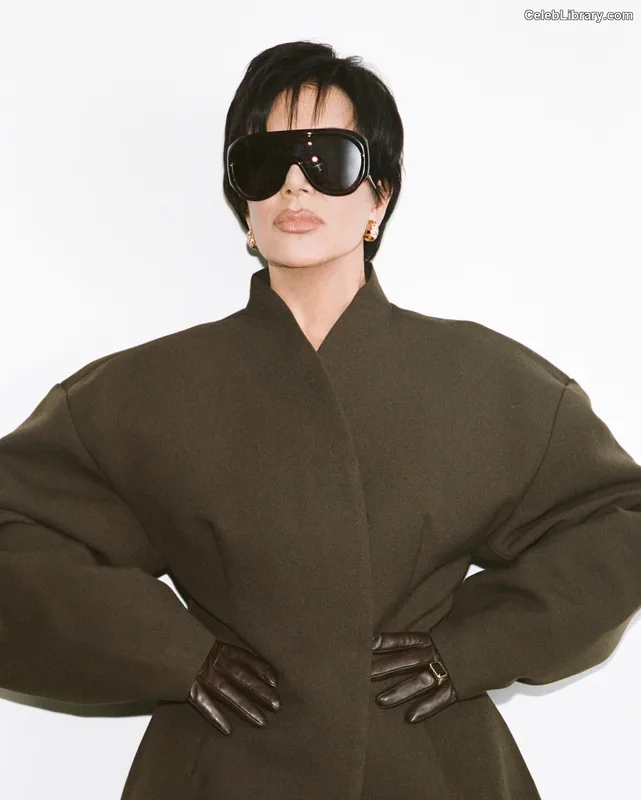 Kris Jenner photo 14 of 70
