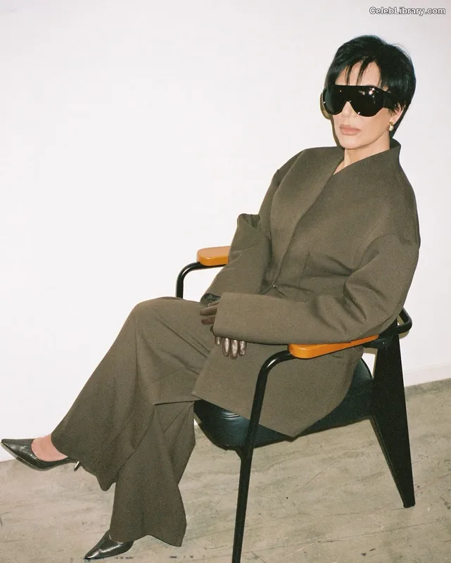 Kris Jenner photo 15 of 70
