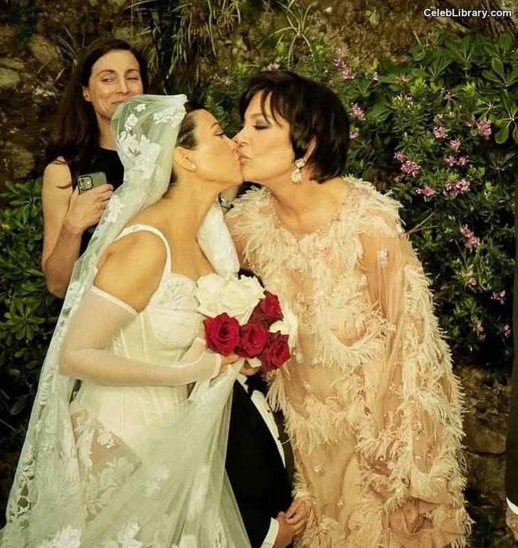 Kris Jenner photo 2 of 70
