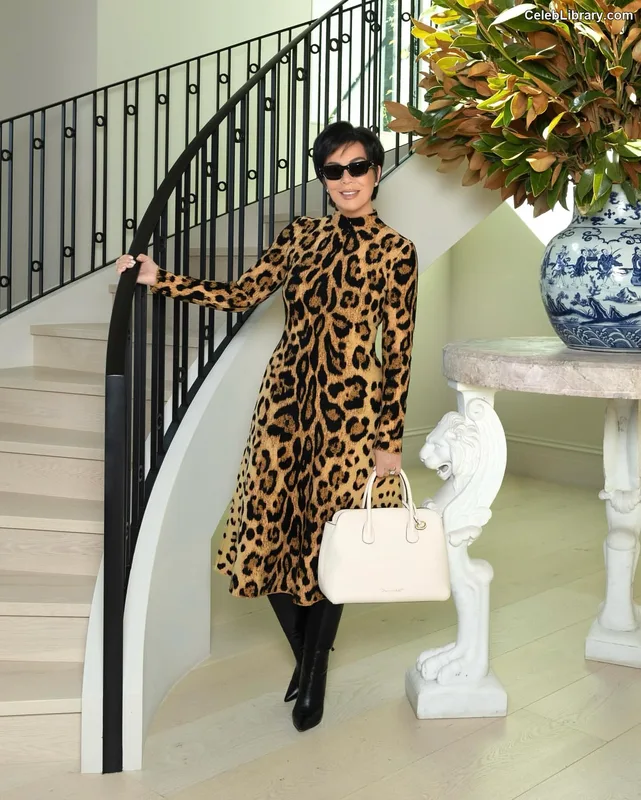 Kris Jenner photo 3 of 70