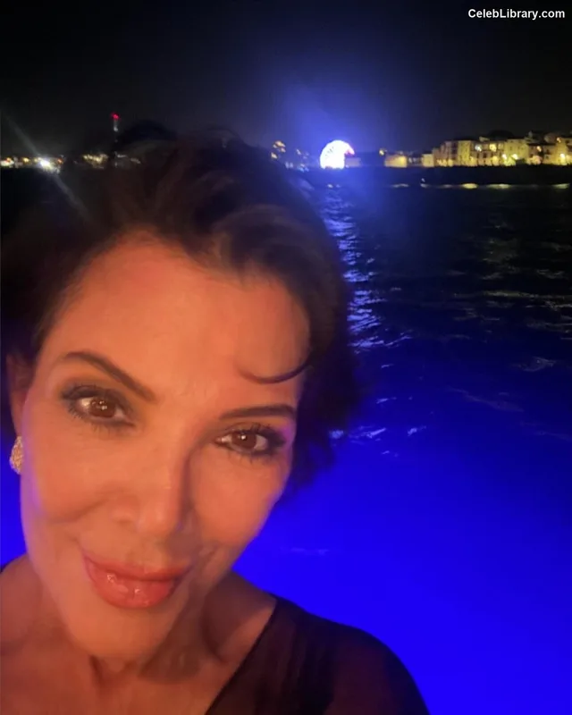 Kris Jenner photo 6 of 70
