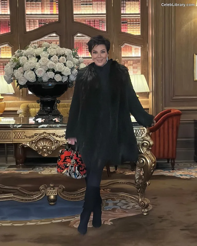 Kris Jenner photo 11 of 70