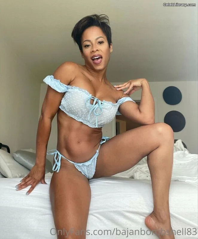 Kristal Marshall photo 2 of 57