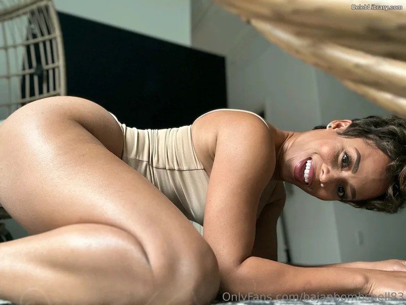 Kristal Marshall photo 23 of 57