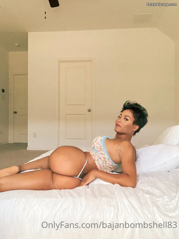 Kristal Marshall photo 5 of 57