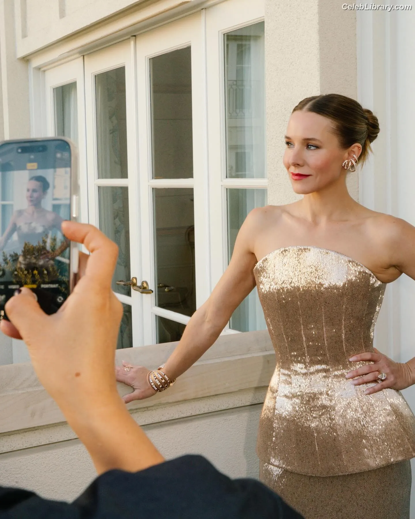 Kristen Bell photo 7 of 702