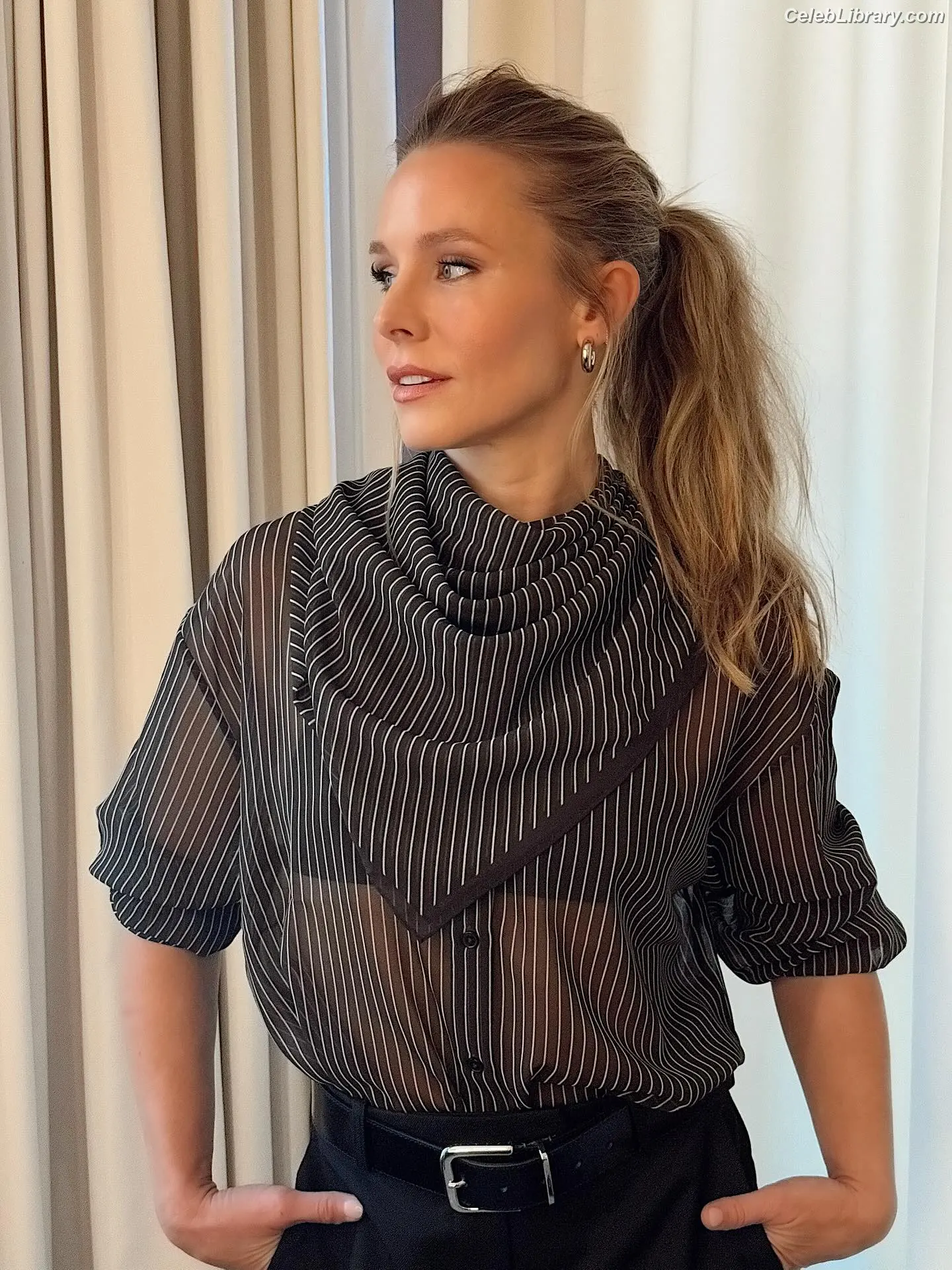 Kristen Bell photo 13 of 702