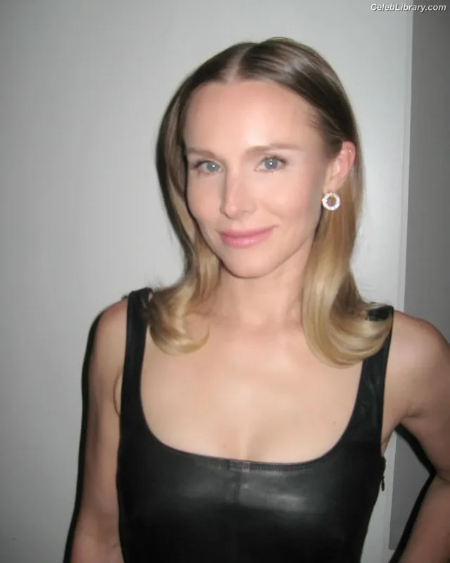 Kristen Bell photo 5 of 703