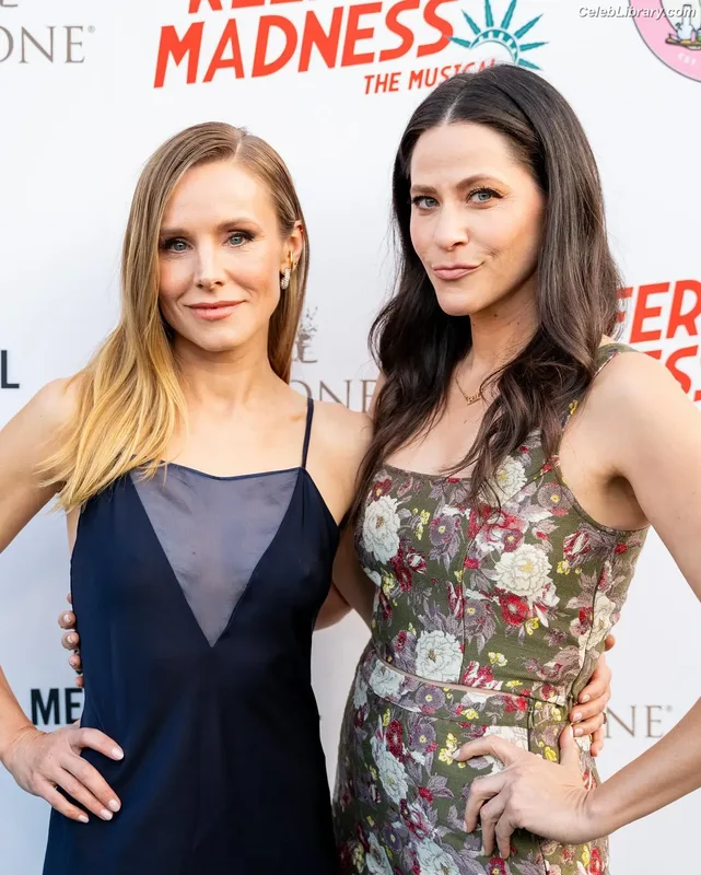 Kristen Bell photo 24 of 703