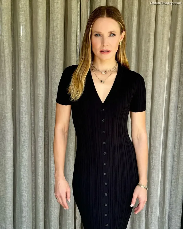 Kristen Bell photo 7 of 703