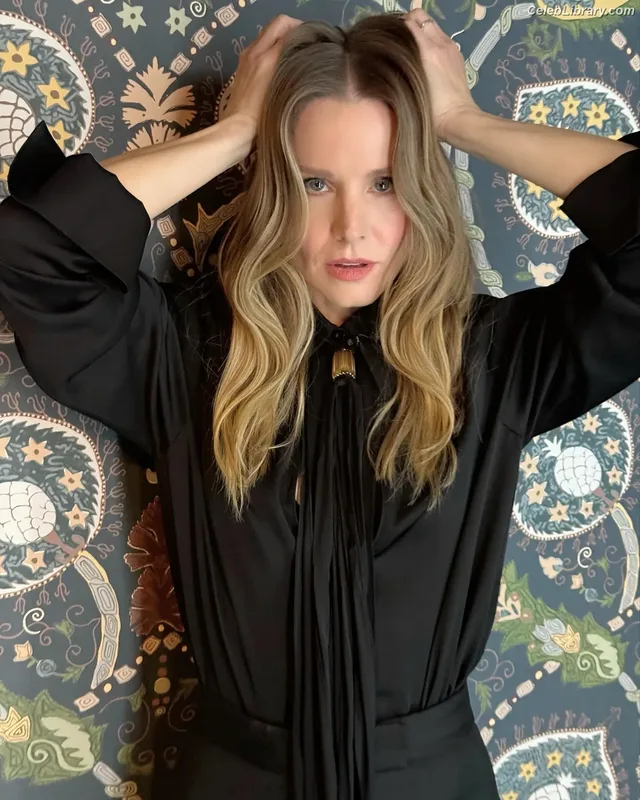Kristen Bell photo 3 of 703