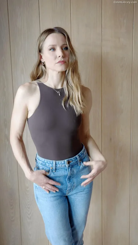Kristen Bell photo 4 of 703
