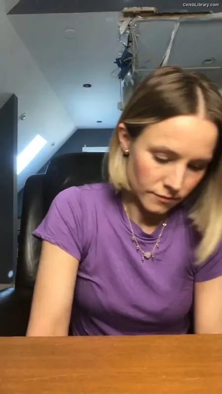 Kristen Bell photo 21 of 703
