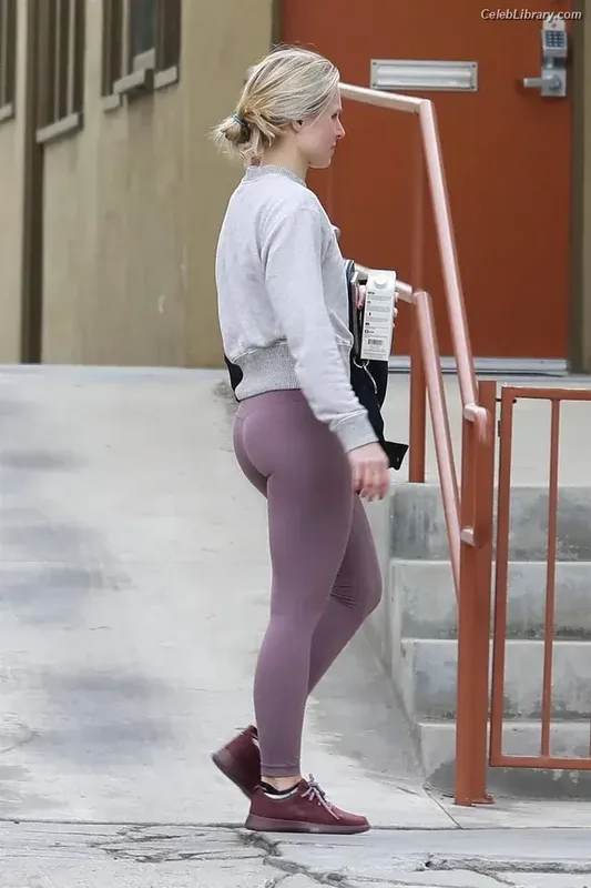 Kristen Bell photo 6 of 703