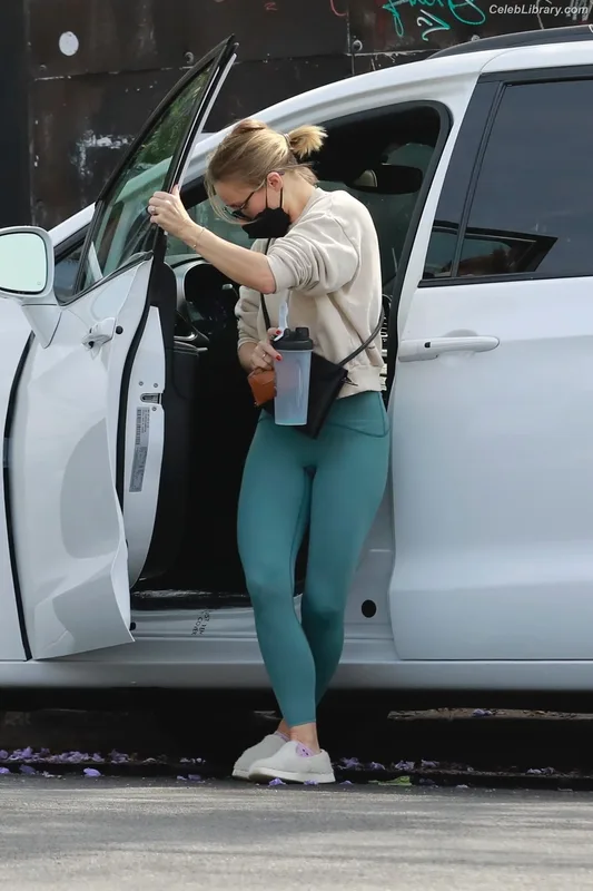 Kristen Bell photo 4 of 703