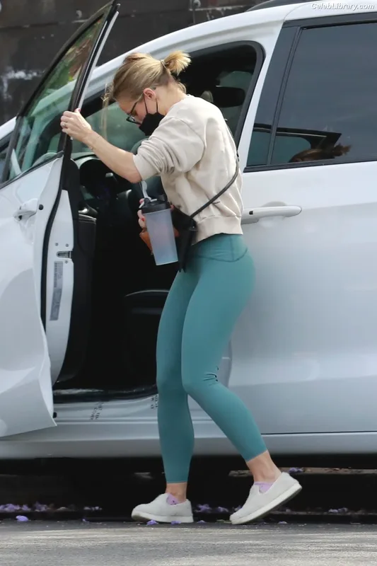 Kristen Bell photo 6 of 703