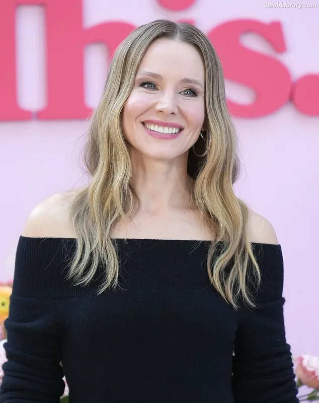Kristen Bell photo 3 of 703