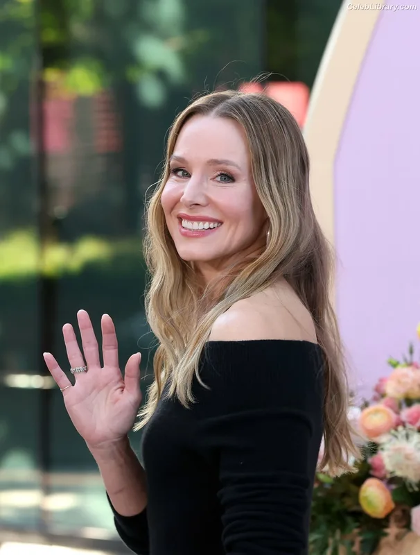 Kristen Bell photo 5 of 703