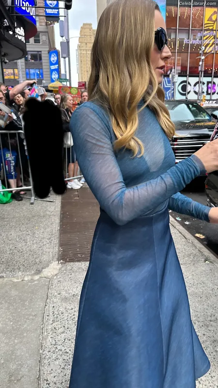 Kristen Bell photo 20 of 703