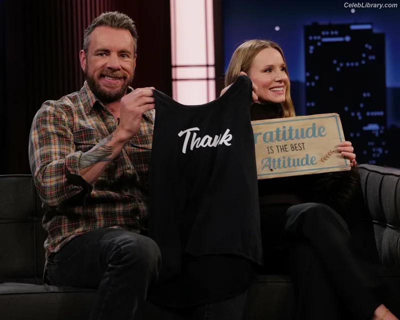 Kristen Bell photo 22 of 703