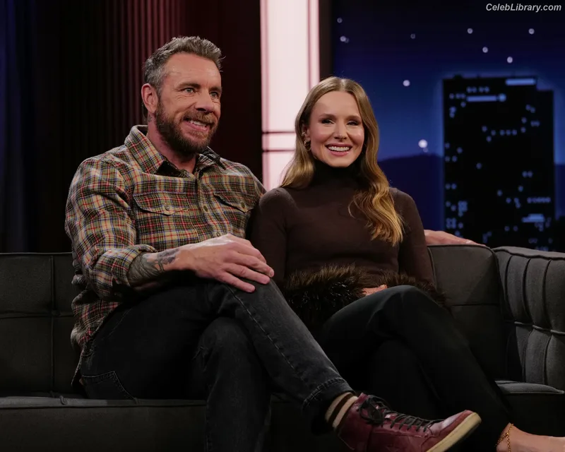 Kristen Bell photo 1 of 703