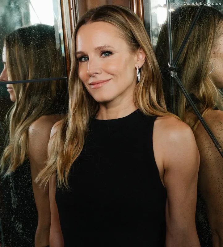 Kristen Bell photo 16 of 703
