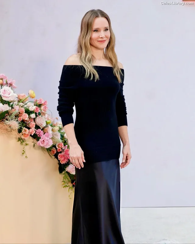 Kristen Bell photo 5 of 703