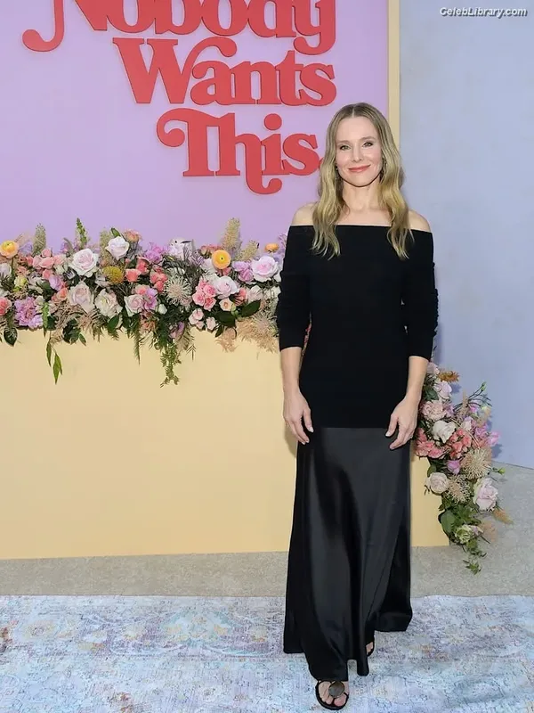 Kristen Bell photo 8 of 703