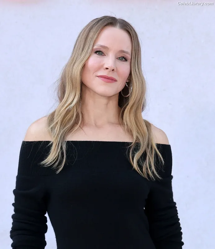 Kristen Bell photo 14 of 703