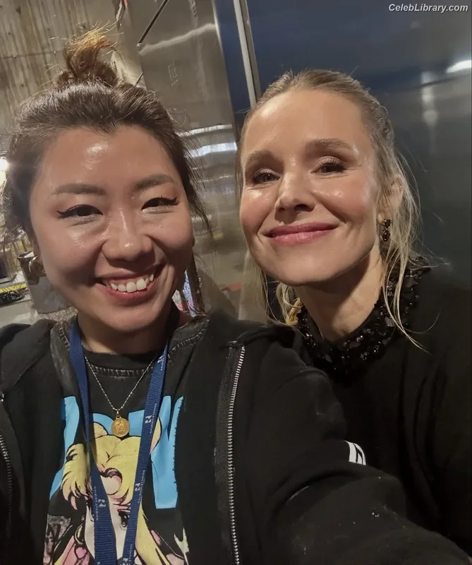 Kristen Bell photo 24 of 703