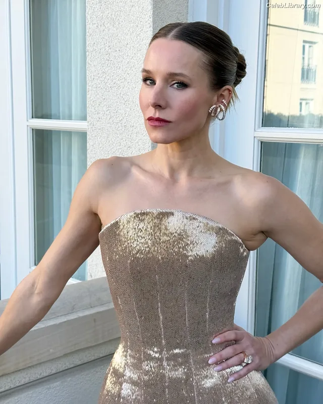 Kristen Bell photo 1 of 703