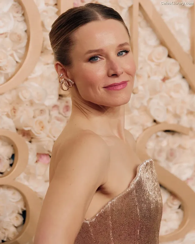Kristen Bell photo 2 of 703