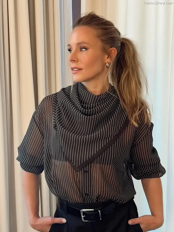 Kristen Bell photo 13 of 703