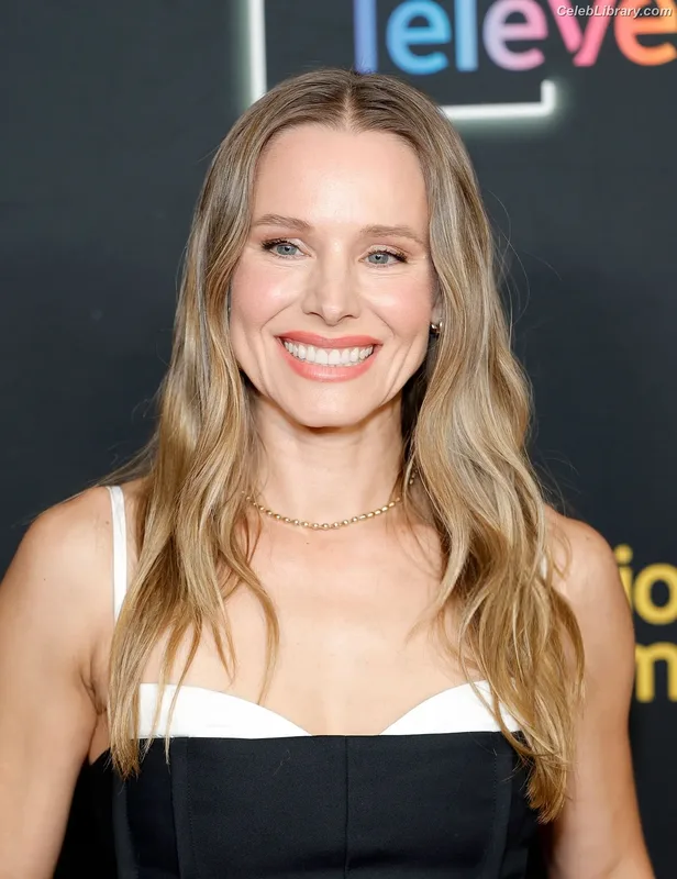Kristen Bell photo 24 of 703