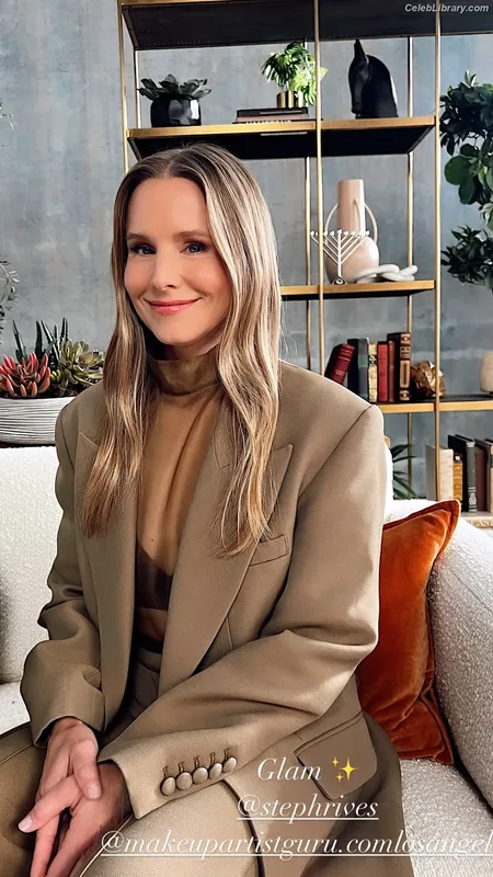 Kristen Bell photo 13 of 703
