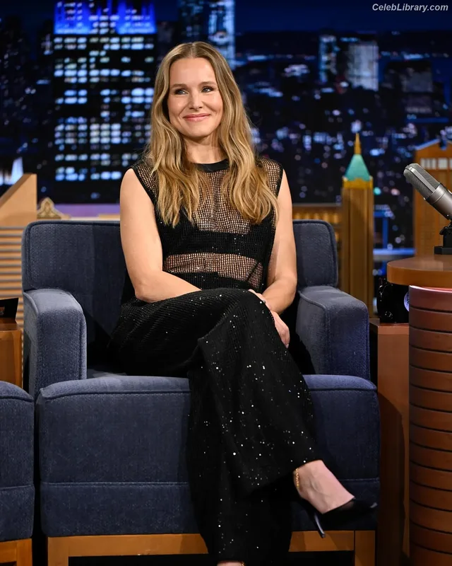 Kristen Bell photo 17 of 703