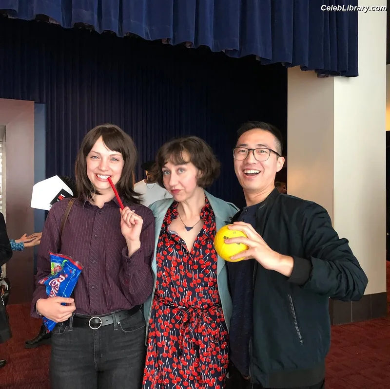 Kristen Schaal photo 14 of 188