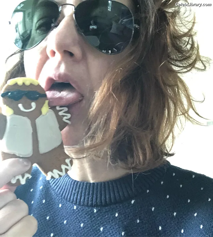 Kristen Schaal photo 8 of 188