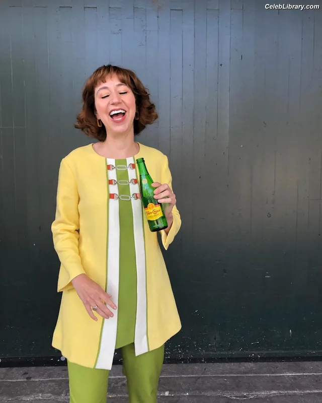 Kristen Schaal photo 13 of 188