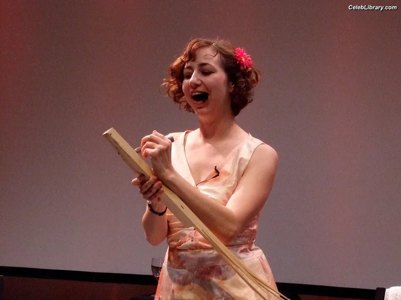 Kristen Schaal photo 10 of 188