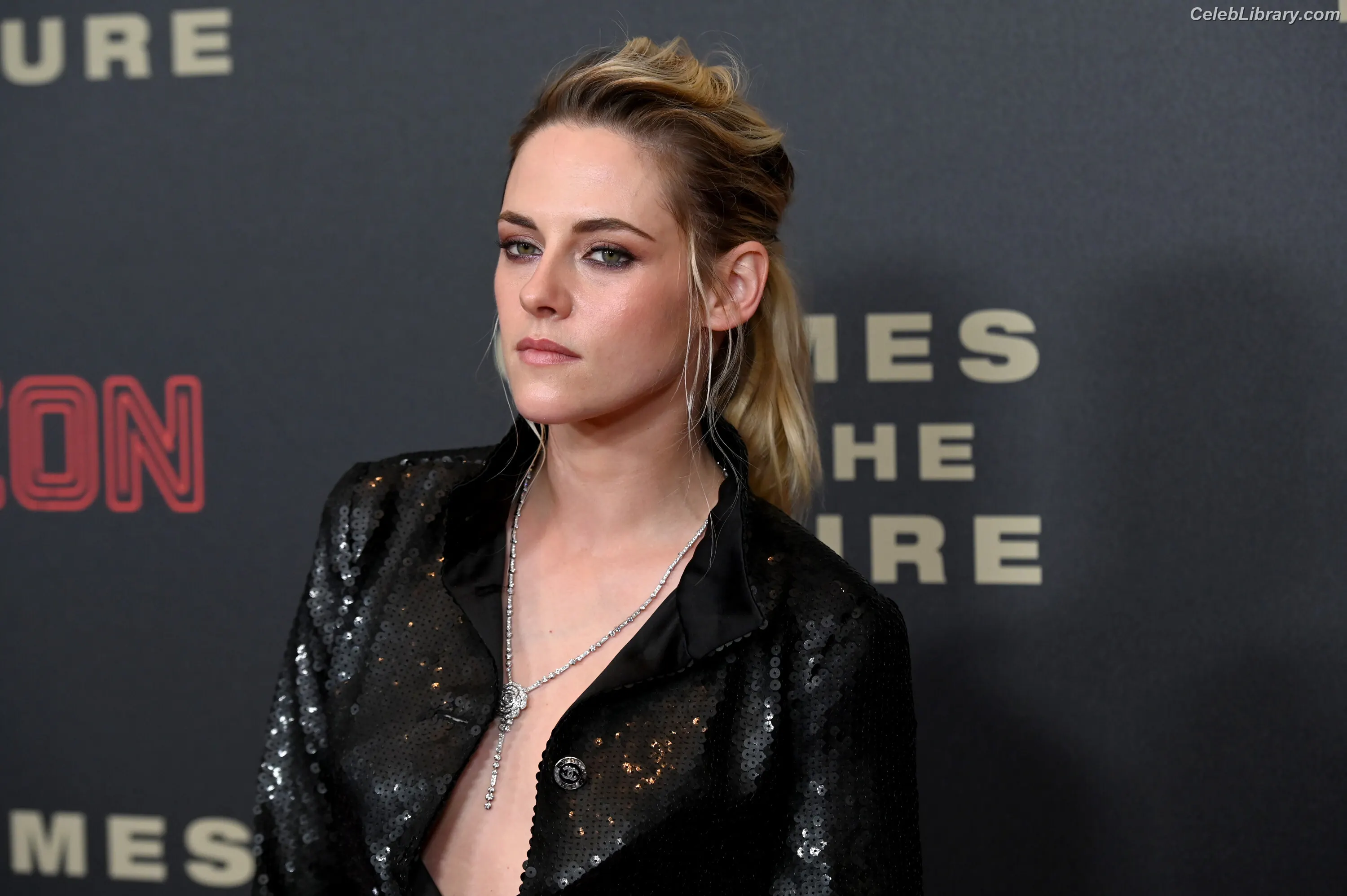 Kristen Stewart photo 1 of 1357
