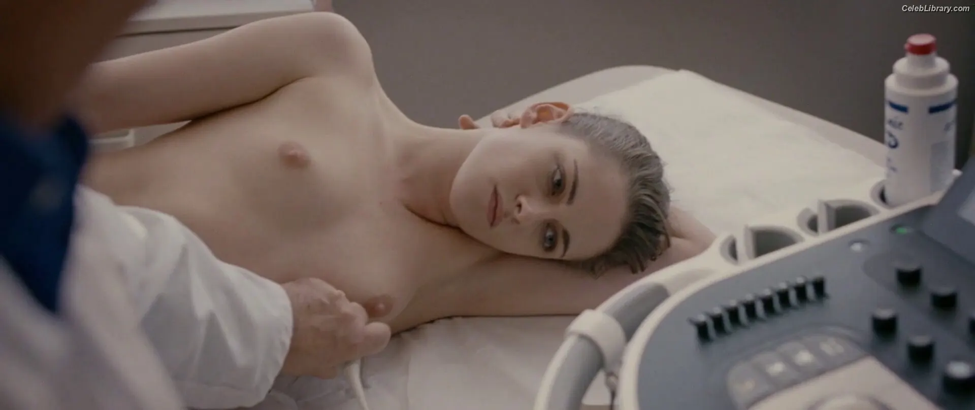 Kristen Stewart photo 3 of 1357