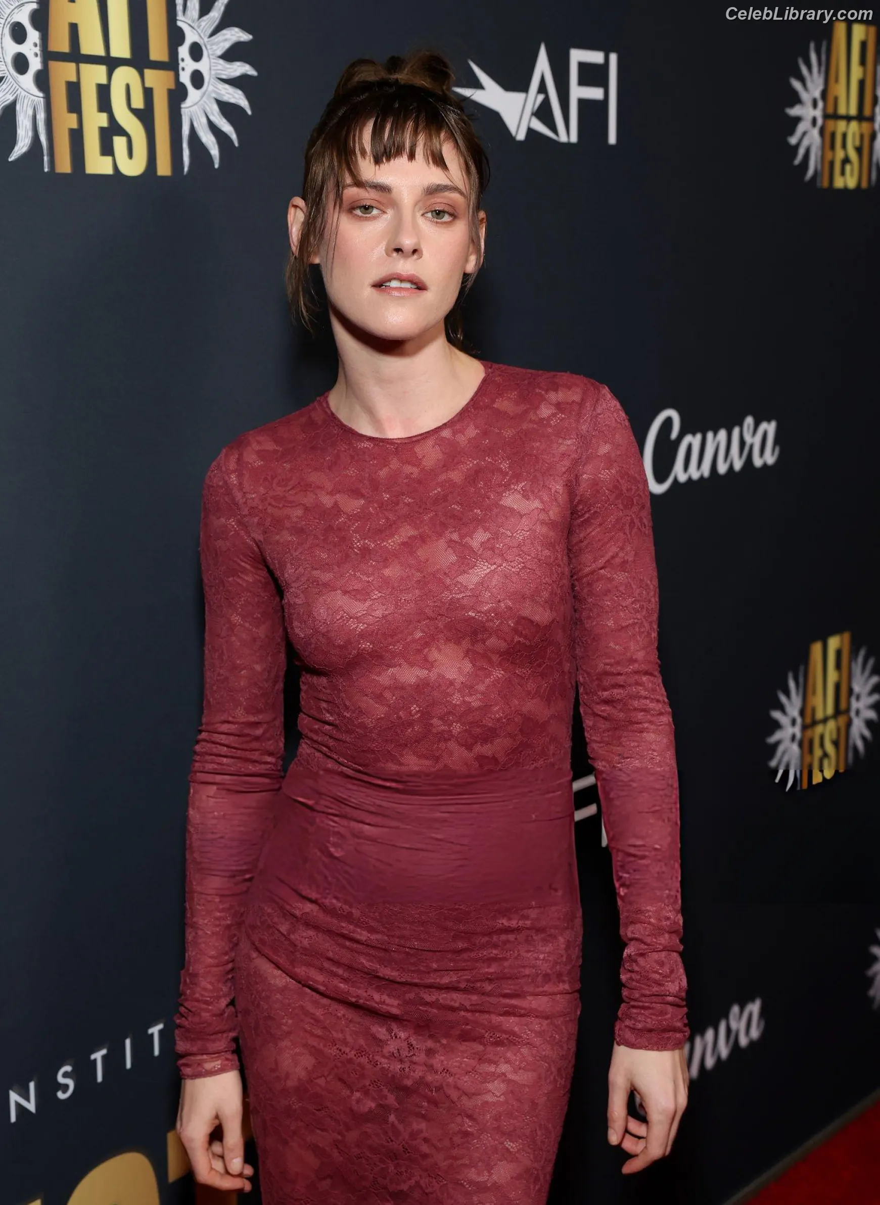 Kristen Stewart photo 9 of 1357