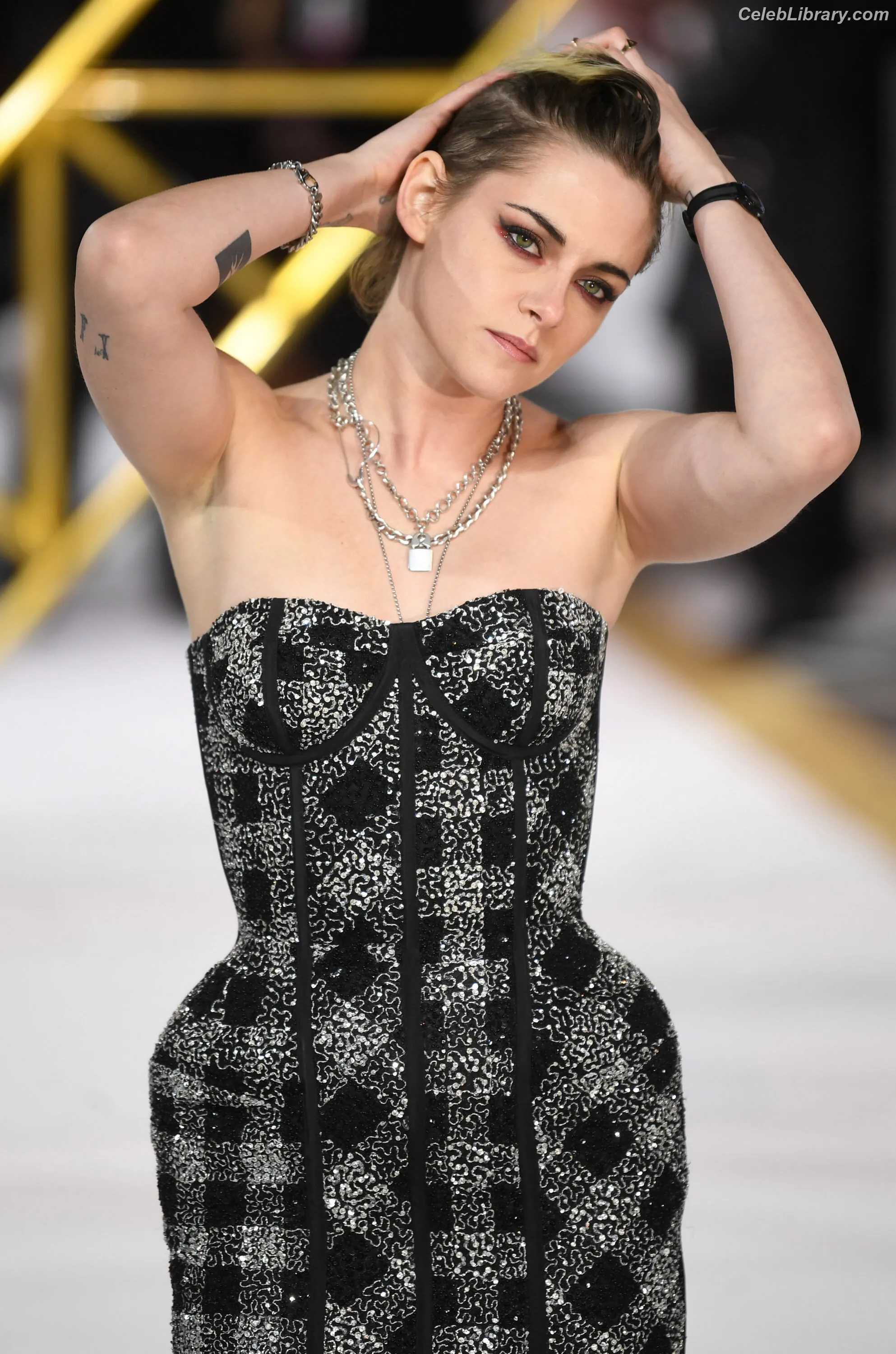 Kristen Stewart photo 10 of 1357