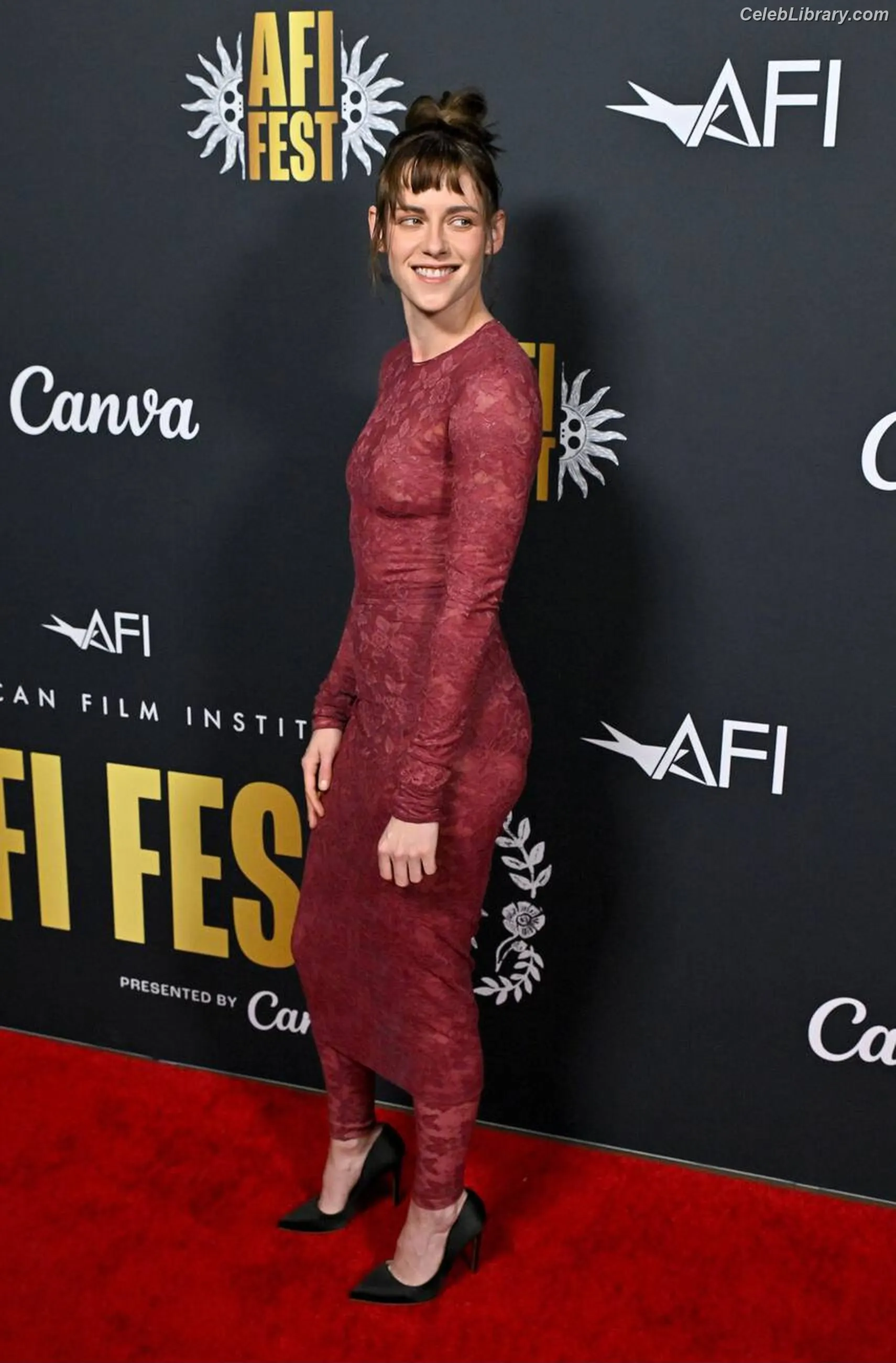 Kristen Stewart photo 18 of 1357