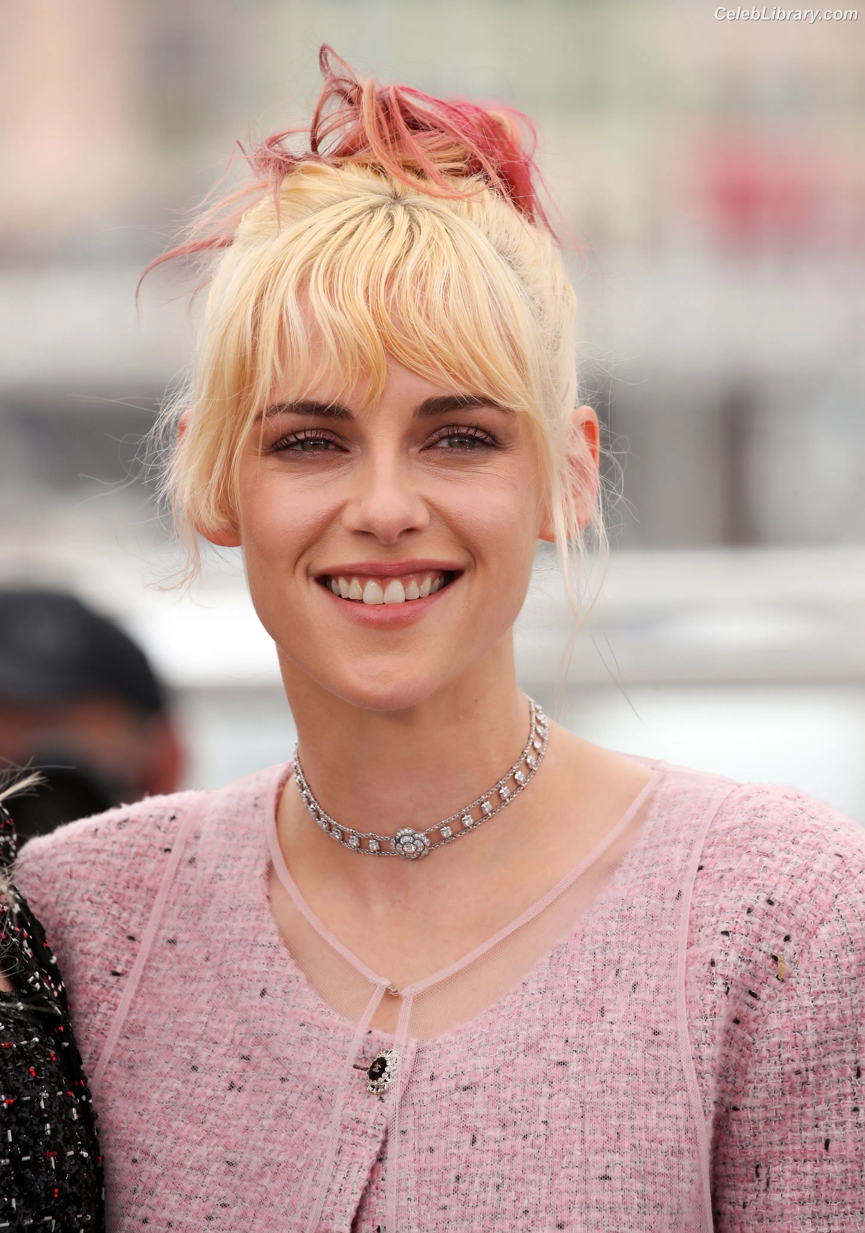Kristen Stewart photo 4 of 1357