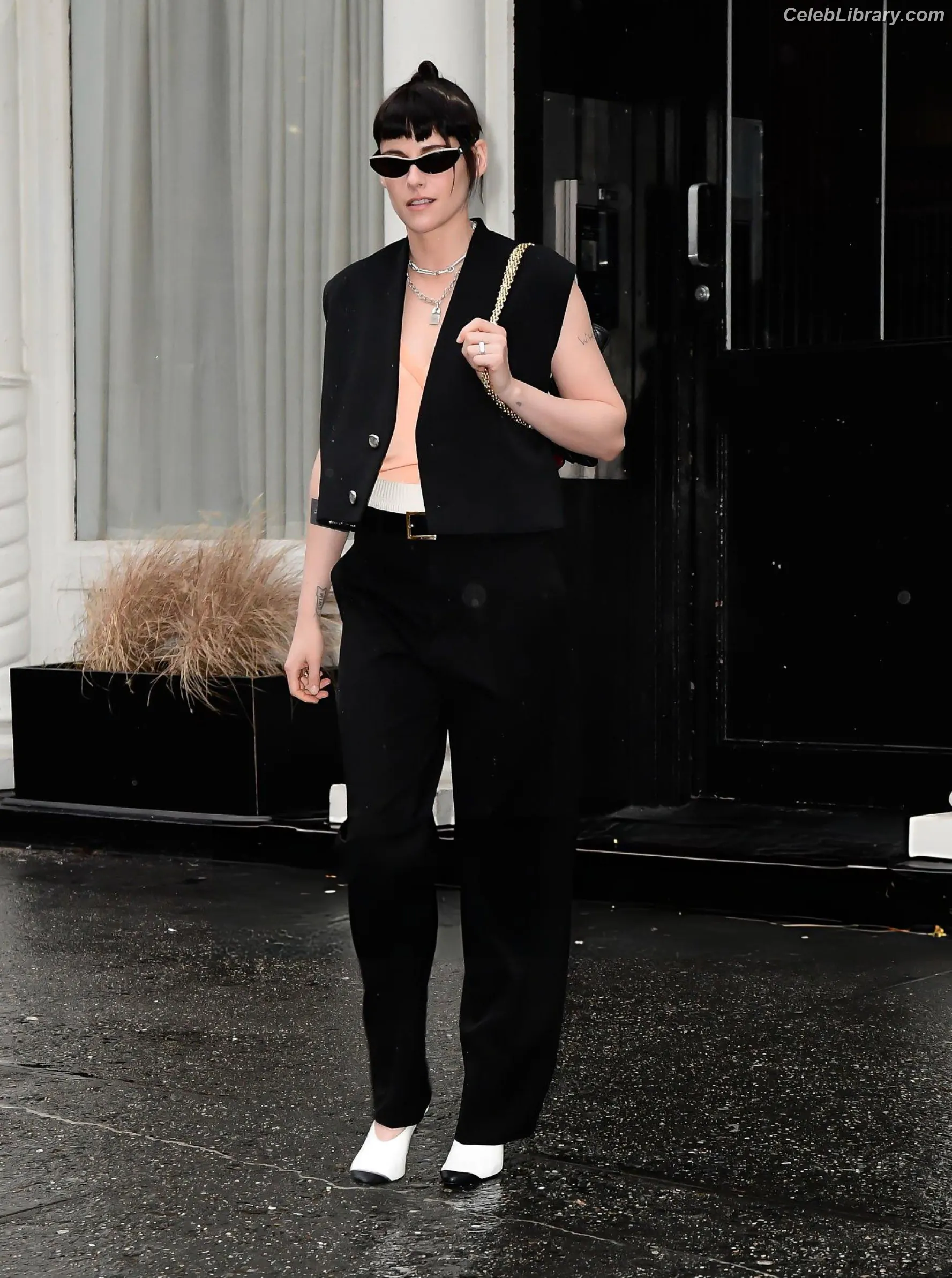 Kristen Stewart photo 1 of 1357