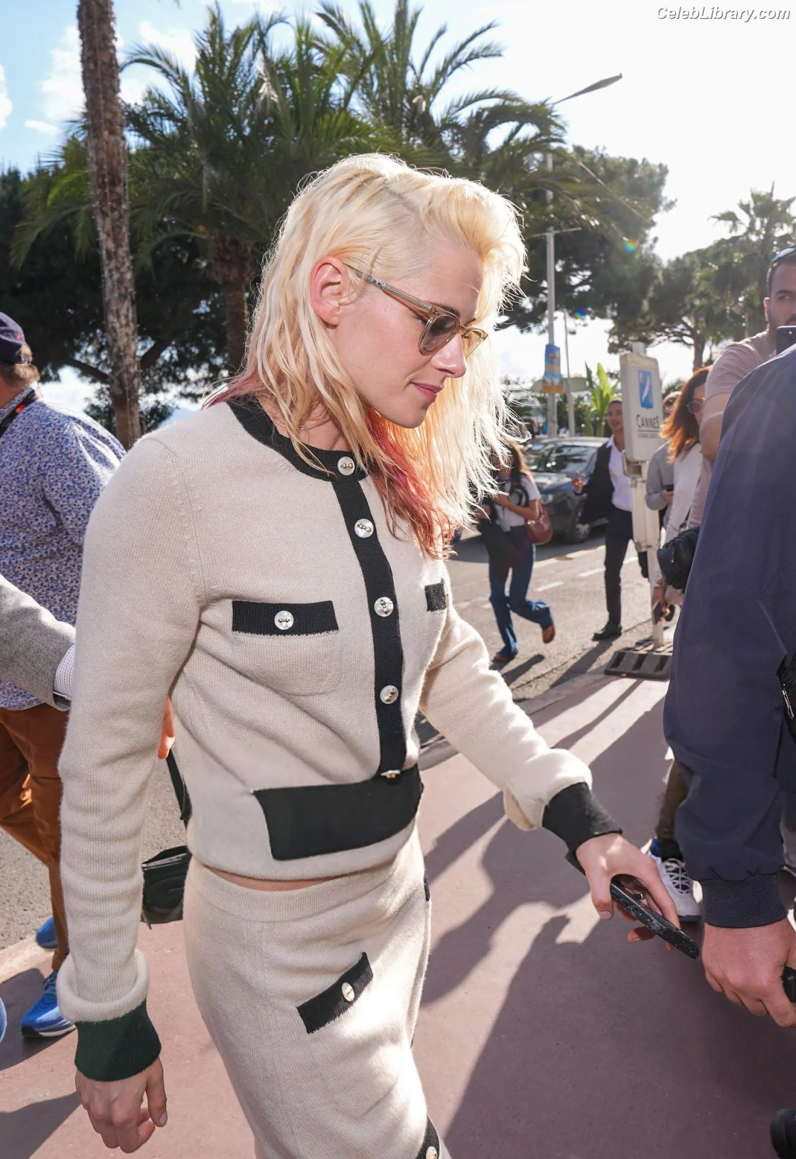 Kristen Stewart photo 10 of 1357
